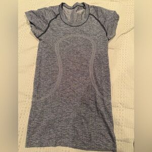 LULULEMON Swiftly Top Size 4